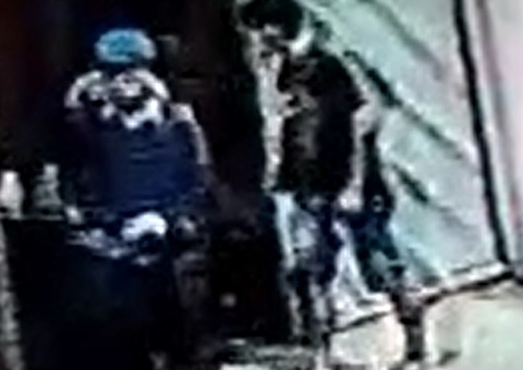 Vídeo: Polícia procura suspeitos de roubo a residência em Manaus