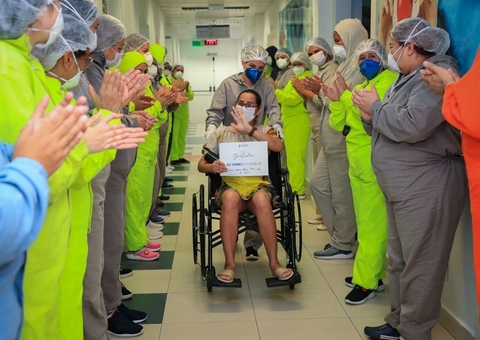 Cinco pacientes transferidos para Manaus recebem alta no domingo de Páscoa