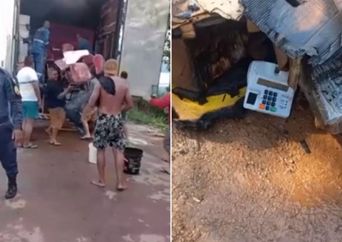 Caminhão que transportava 412 urnas eletrônicas pega fogo no Amazonas; vídeo