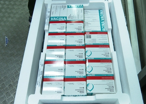 Amazonas recebe mais 156,4 mil doses de vacinas contra Covid-19