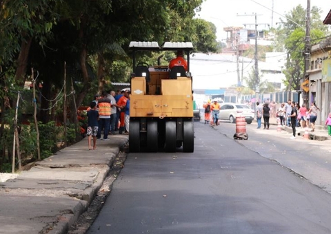 Governador e prefeito vistoriam recuperação de ruas no Coroado, em Manaus