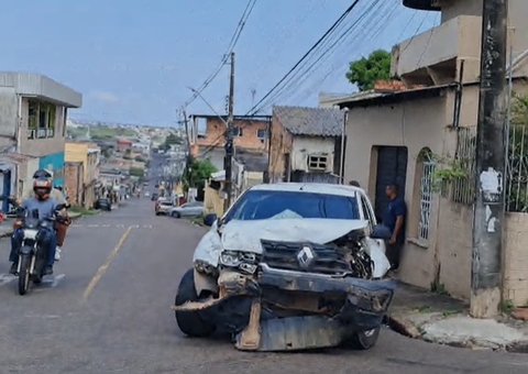 Acidente em cruzamento deixa três feridos no São Jorge 