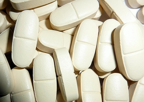 Estudo descarta relação entre uso de paracetamol na gravidez e autismo em crianças