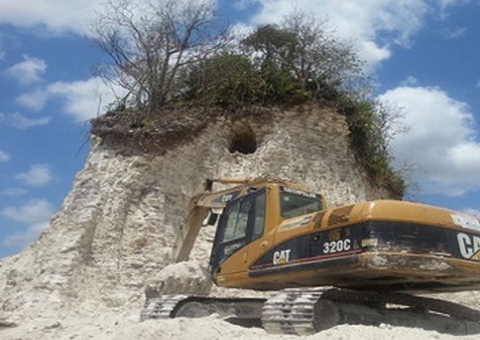 Uma das maiores pirâmides da cultura maia foi destruída