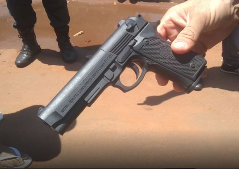 Agredir e ameaçar mulher com arma de brinquedo é motivo para prisão no Amazonas