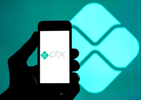 Receber PIX por engano e não devolver é crime com pena de até um ano