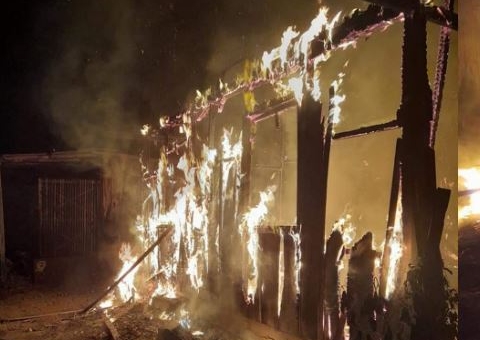 Incêndio consome casa e assusta moradores no Amazonas