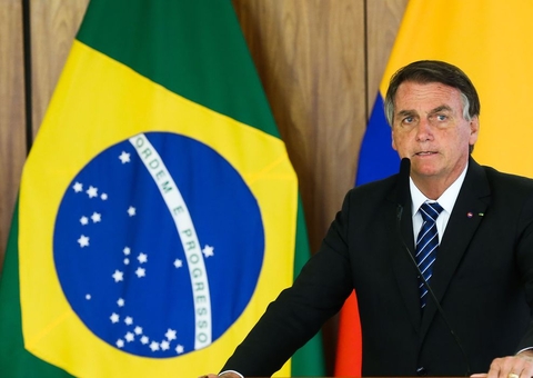 Bolsonaro edita MP para pagar auxílio de R$ 400 a partir desta sexta