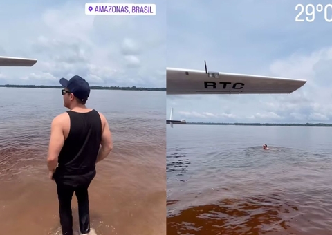 Wesley Safadão desembarca no Amazonas e toma banho de rio antes de show