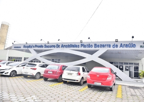 Jovem morre em hospital após ser feito de escudo humano em Manaus