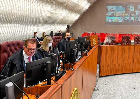 Justiça decide que pai não precisa pagar pensão de filho de 26 anos com ensino superior