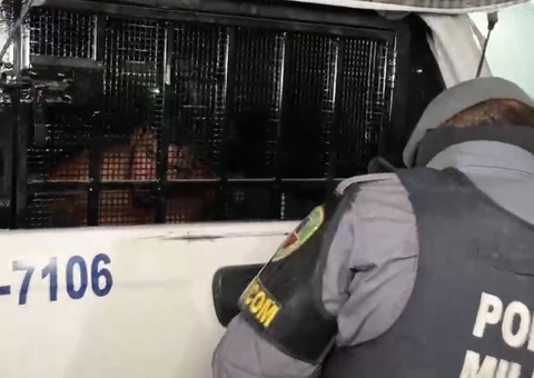 Homem é preso após tiroteio e tenta subornar PMS com R$ 10 mil em Manaus