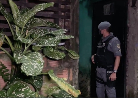 Ajudante de pedreiro é morto na porta de casa ao tentar fugir de criminosos em Manaus