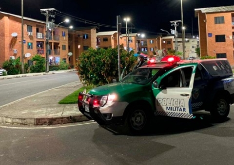 Adolescentes são apreendidos por suspeita de roubarem celular em Manaus