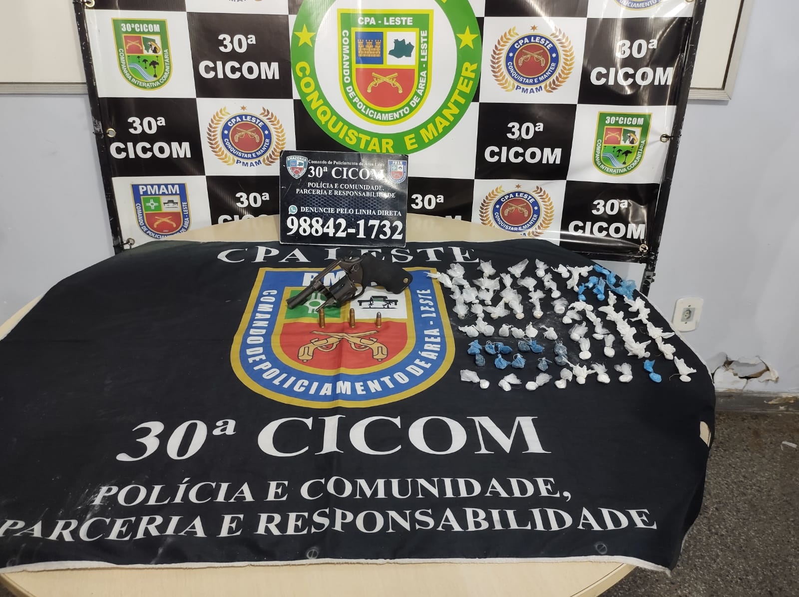 Armado, homem é preso suspeito de tráfico de drogas em Manaus