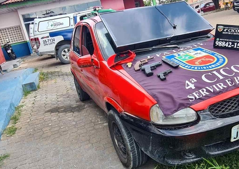 Dupla é presa após assaltar casa e agredir mulher em Manaus