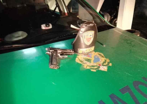 Dupla é presa intimidando moradores da Compensa com pistola de pressão