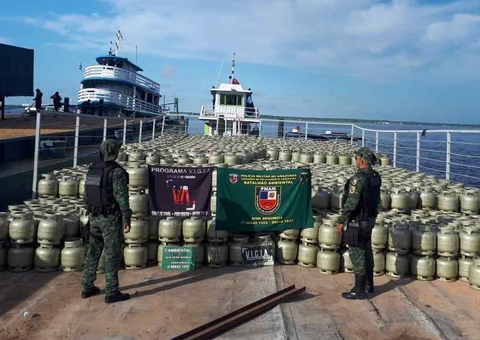 Transporte ilegal: 3 mil botijas de gás são apreendidas em Manaus 