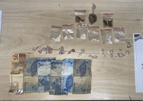 Dupla tenta fugir, mas acaba presa por tráfico de drogas em Manaus