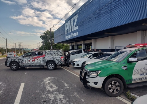 Operação da polícia recaptura foragidos da Justiça e prende suspeito armado