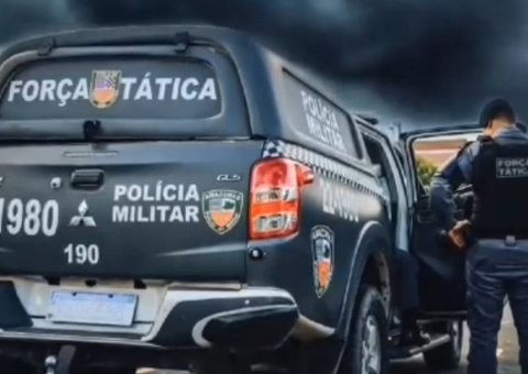 Com o braço quebrado, jovem torturado pelo 'tribunal do crime' é resgatado em Manaus