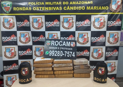 Cadela encontra 14 tabletes de drogas em embarcação em Manaus