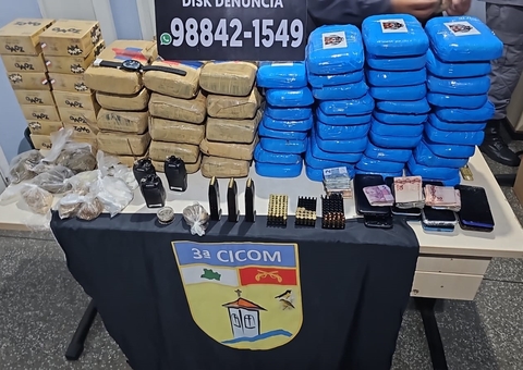 Mulher é presa com 55 kg de drogas e munições no Petrópolis