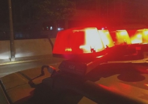 Mulher flagra companheiro 'alisando' filha, o mata e incinera corpo com pênis na boca