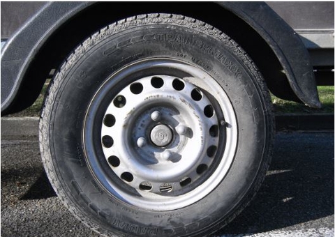 Motorista pensa ter causado acidente fatal, mas corpo era de carro funerário