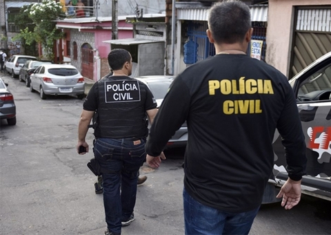 Policiais civis realizam carreata em Manaus 
