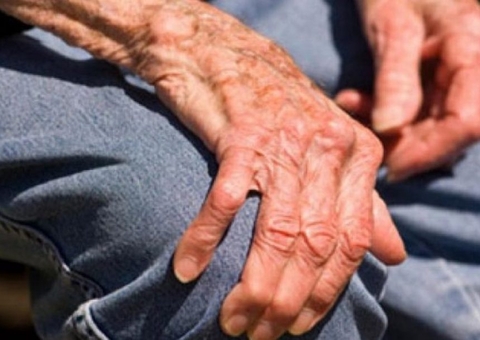 Idoso é achado em decomposição dentro de apartamento em Manaus