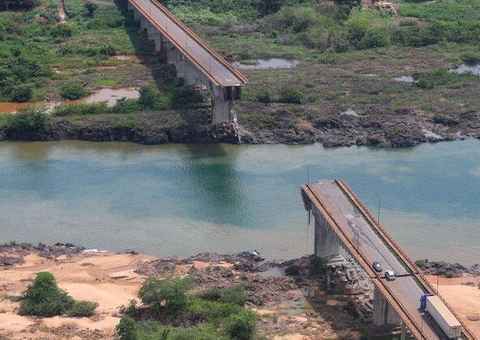 Marinha resgata outro corpo e mortes chegam a 10 após queda de ponte; veja