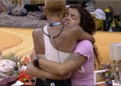 Paula cai no choro após ataques de Larissa e Key no jogo da discórdia
