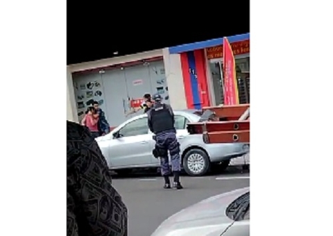 Vídeo mostra reféns usados como escudo humano após assalto em Manaus