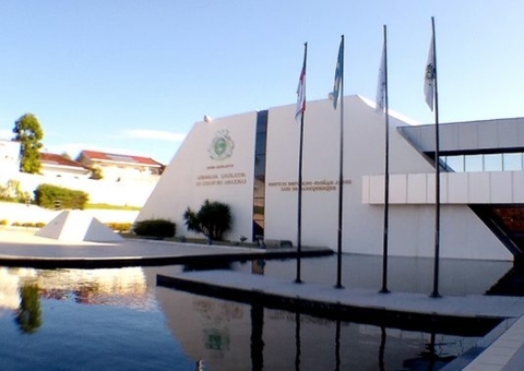 Deputado diz que Governo Estadual e Federal fizeram Manaus de cobaia