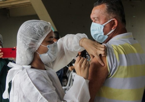 Ministério da Saúde anuncia ampliação de 4º dose de vacina contra Covid-19