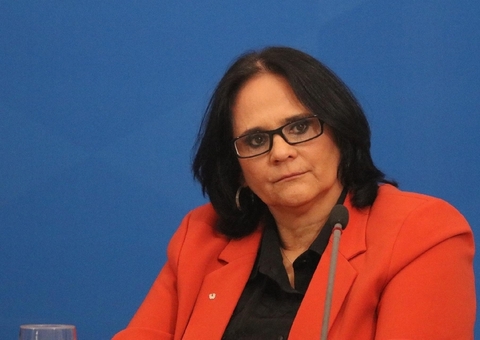 Ministra Damares Alves testa positivo para a covid-19