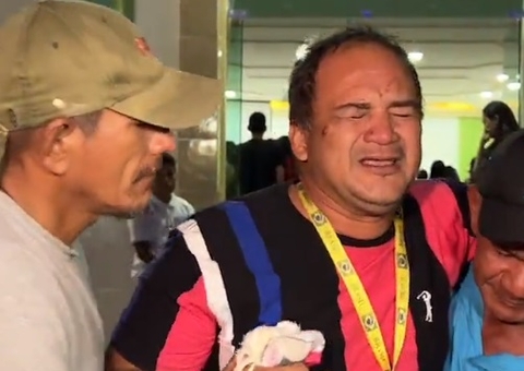 'Acabou com a minha vida', diz viúvo durante velório de mulher atropelada em Manaus