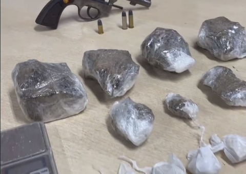 Polícia encontra caderno de contabilidade do tráfico ao prender suspeito em Manaus