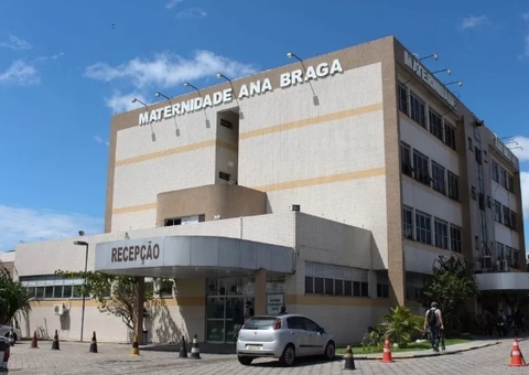 Morte de bebê após adolescente  esperar 3 dias por parto em maternidade será investigada em Manaus