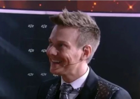 Michel Teló faz apelo após vencer pela 7ª vez o The Voice Brasil: 'não me demitam'