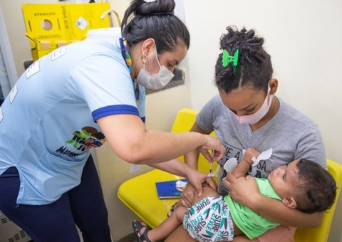 Covid-19: Saiba onde vacinar bebês de 6 meses a 3 anos sem comorbidades em Manaus