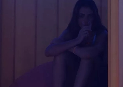 Key tem crise de ciúmes ao ver Larissa com Gustavo em festa no BBB23; vídeo