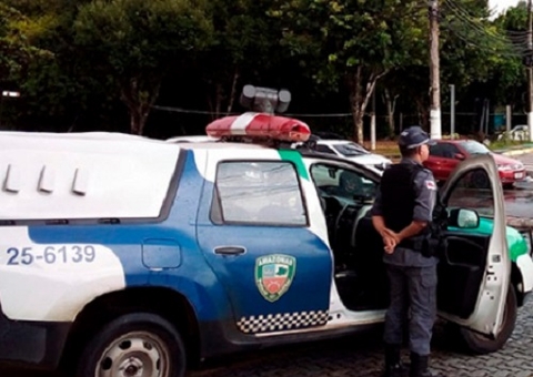 Casal é preso ao furtar objetos de loja no Centro de Manaus