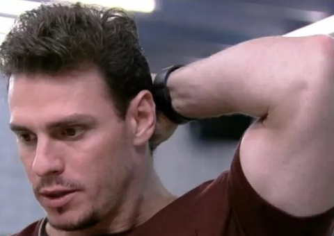 Gustavo reflete após recado de Tadeu sobre intolerância religiosa: 'não falei por mal'