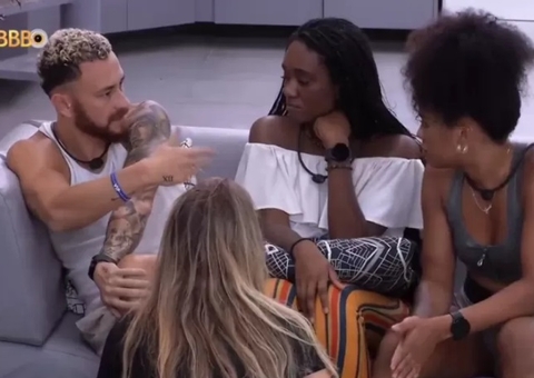 Fred acusa Marvvila de 'botar pilha' em Sapato para beijar Dania; vídeo