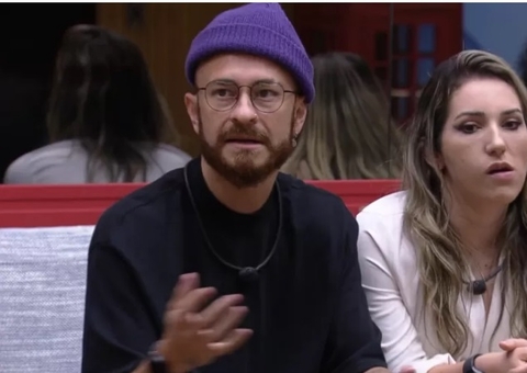 Tadeu dá esporro em Fred no jogo da discórdia; vídeo