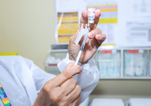 Nove unidades de saúde ofertam vacinação contra Covid-19 neste sábado em Manaus