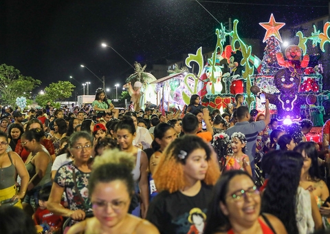 Parada Natalina chega ao Viver Melhor e encanta mais de 5 mil pessoas em Manaus