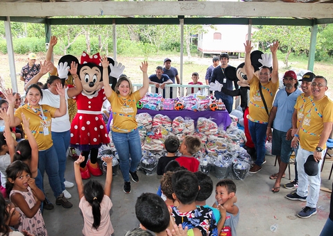 Comunidades recebem última ação natalina na zona rural de Manaus